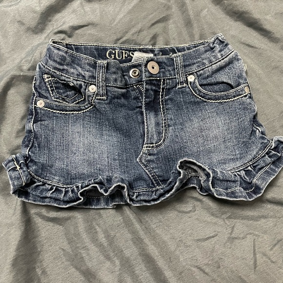 Size 6 little girls guess jean skirt - Picture 1 of 5